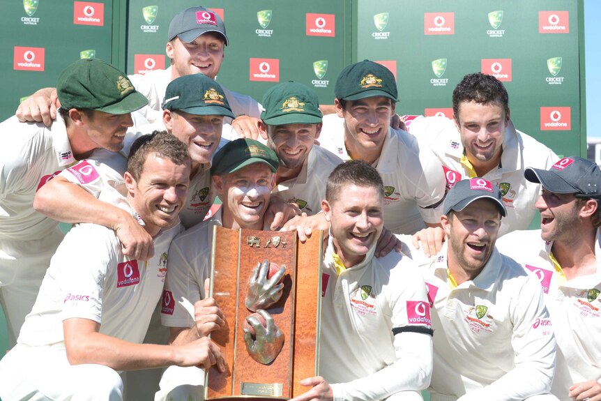 Aussies pose with Warne-Muralidaran Trophy