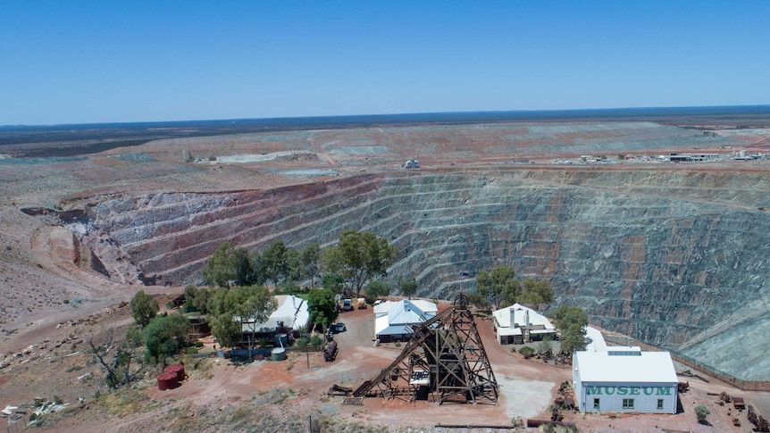 Aerial photo of Hoover House next to the old Gwalia mine near Leonora.