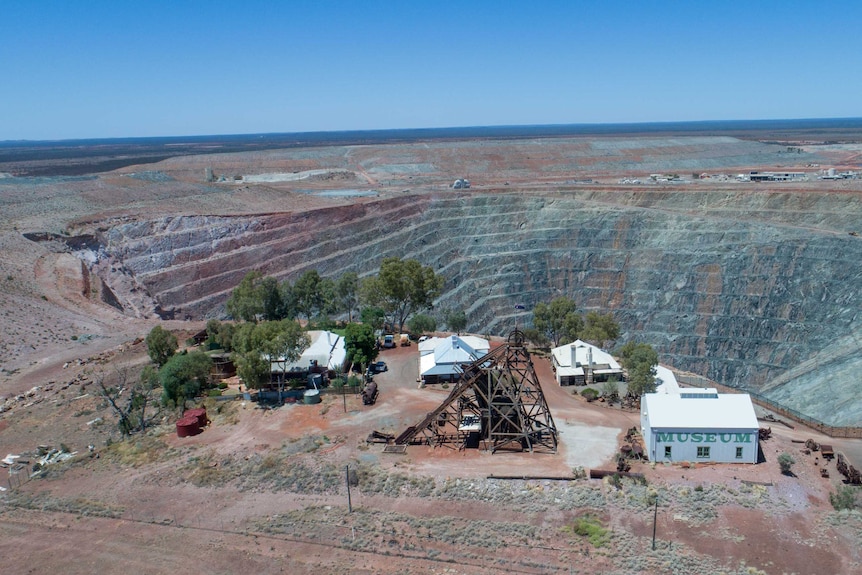 Aerial photo of Hoover House next to the old Gwalia mine near Leonora.