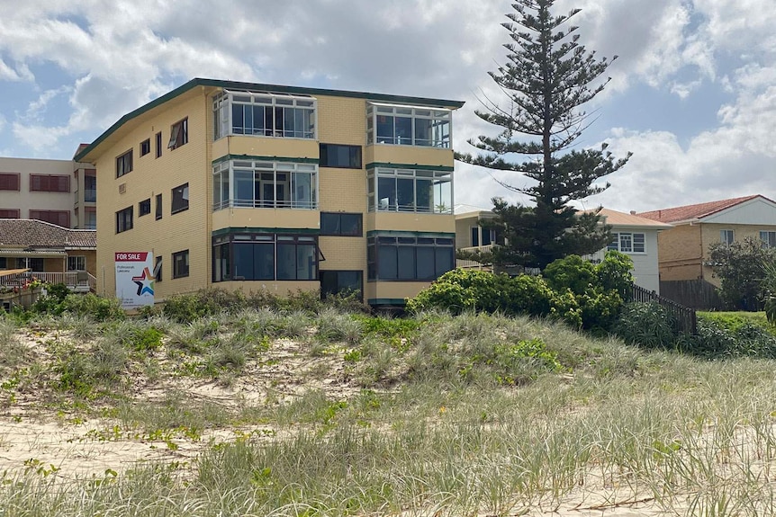 Unit block on the sand dunes at Palm Beach.