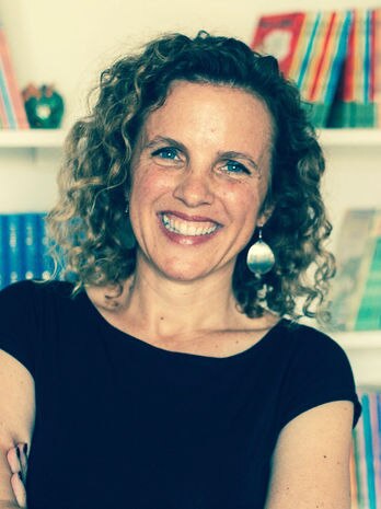Reading Sydney Noir, finding plague pits in the backyard with Minette Walters, Anne Summers on fiction and new journalism and Sally Rippin's bookshelf episode artwork