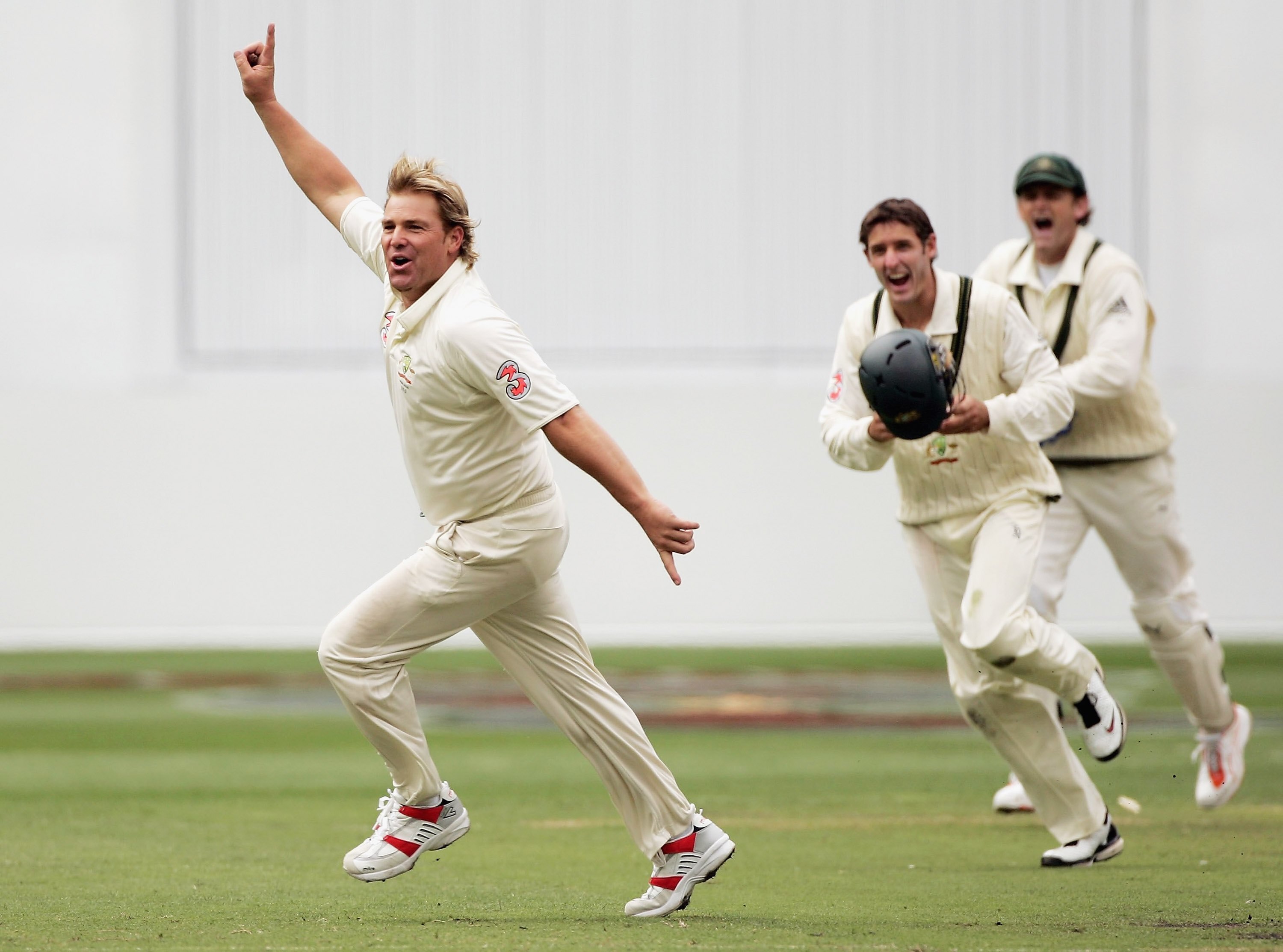 Cricket world in shock as tributes flow for spin king Shane Warne