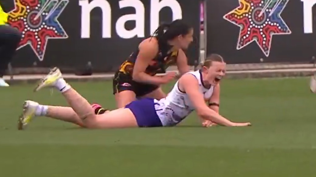 Dockers AFLW star turns ruck coach after injury to assist victory