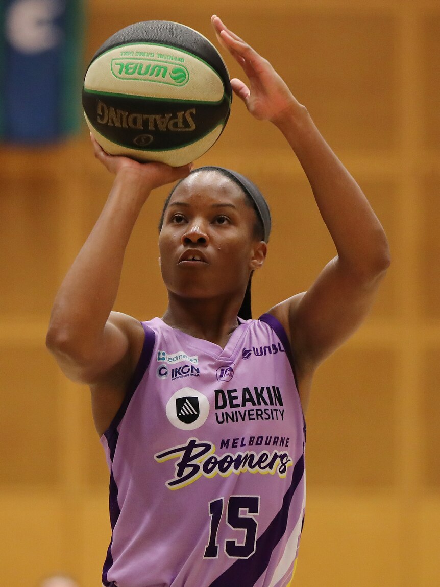 Lindsay Allen takes a free throw during game two of the WNBL final series