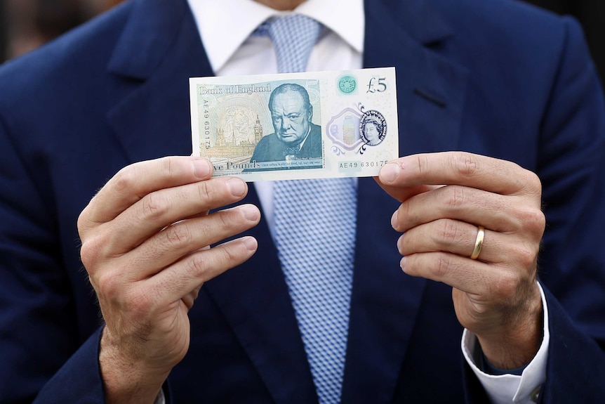 A new polymer five pound note.