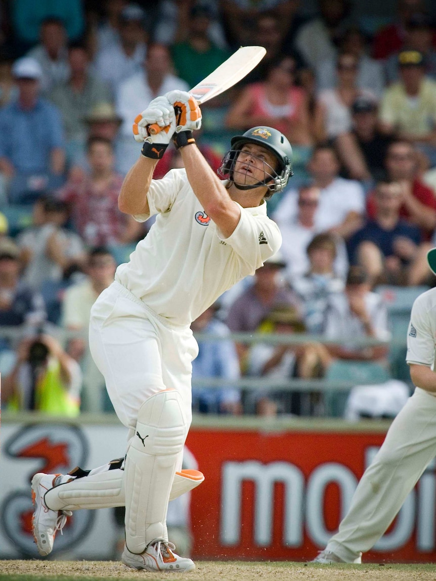 Gilchrist thrashes the English attack in 2006