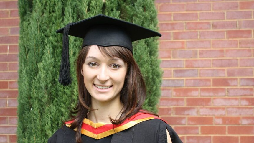 Anika Molesworth graduates from Charles Sturt University with a Bachelor of Science degree.