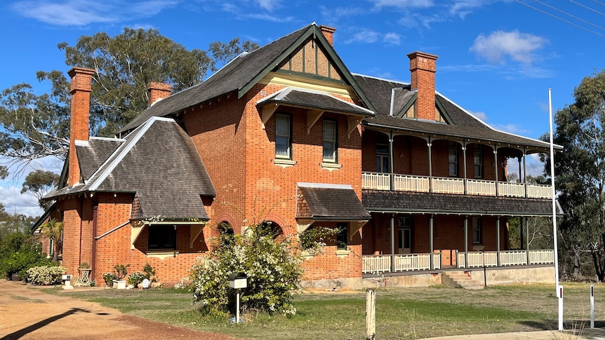 A picture of the Old York Hospital during the day, which is now a private residence