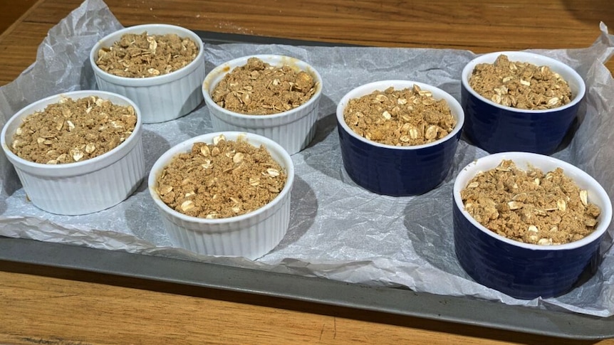 Apricot, Vanilla and Almond Crumble