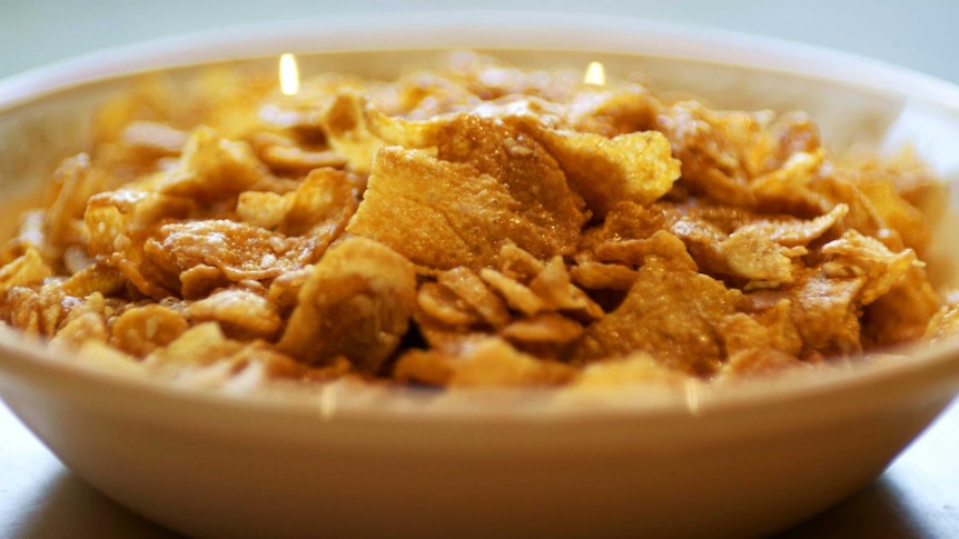 Cornflakes in bowl