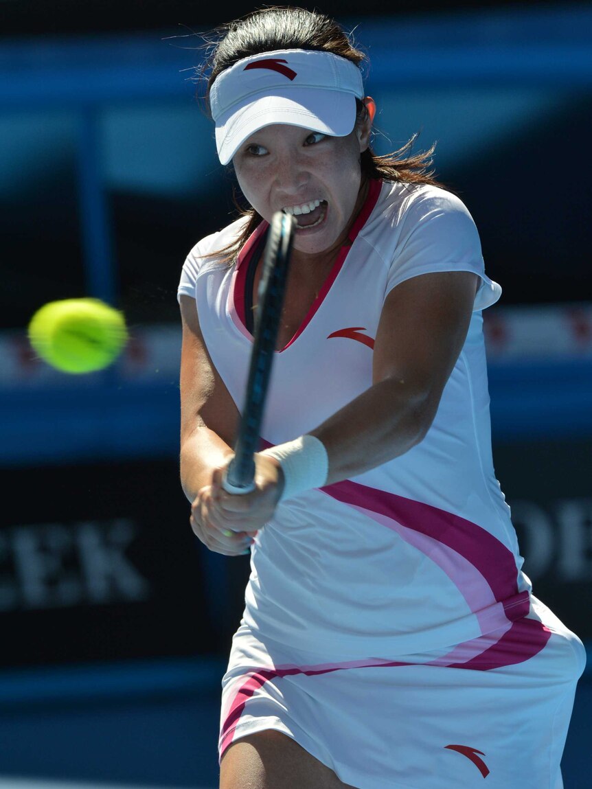 Jie belts one back at Stosur