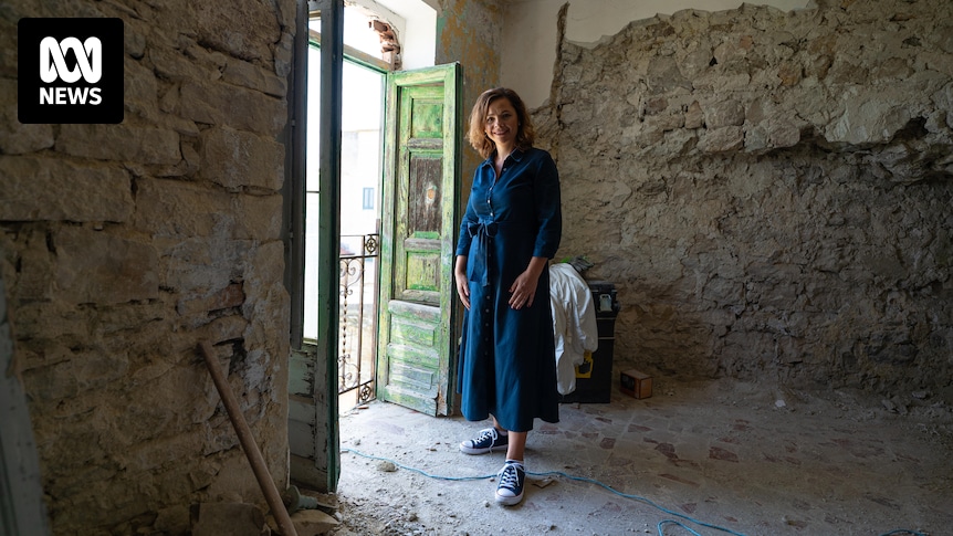 La dolce vita or a renovation nightmare? Here's what it's really like when you buy a 1-euro house in a Sicilian village. Toti Nigrelli flipp