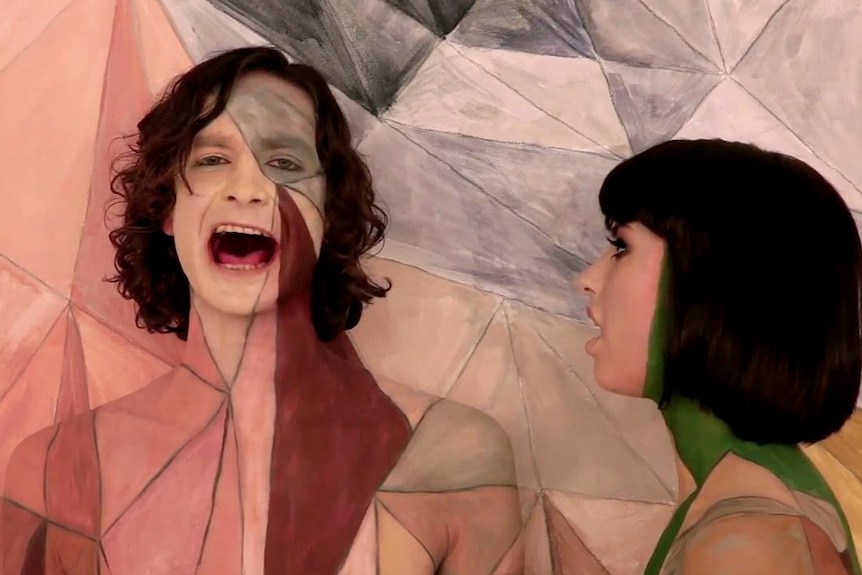 Gotye and Kimbra star in the film clip for song Somebody That I Used To Know.