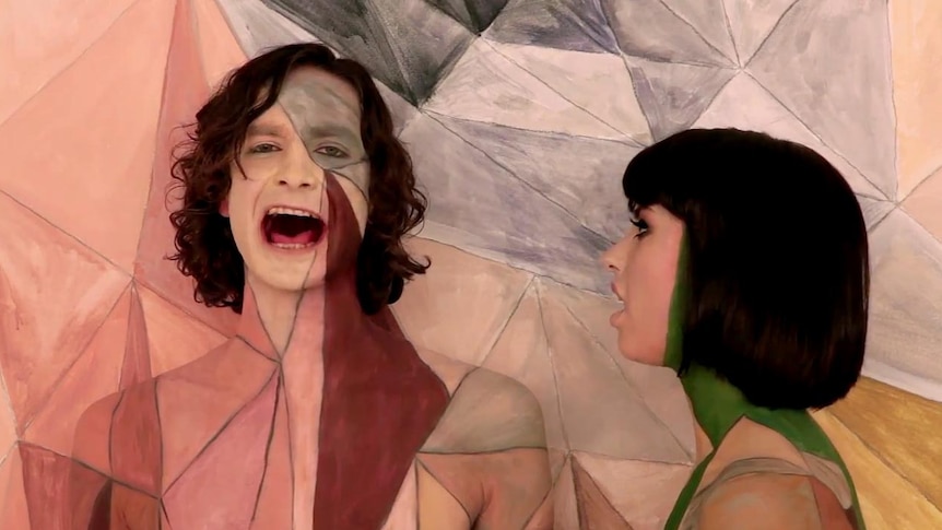 Gotye and Kimbra star in the film clip for song Somebody That I Used To Know.