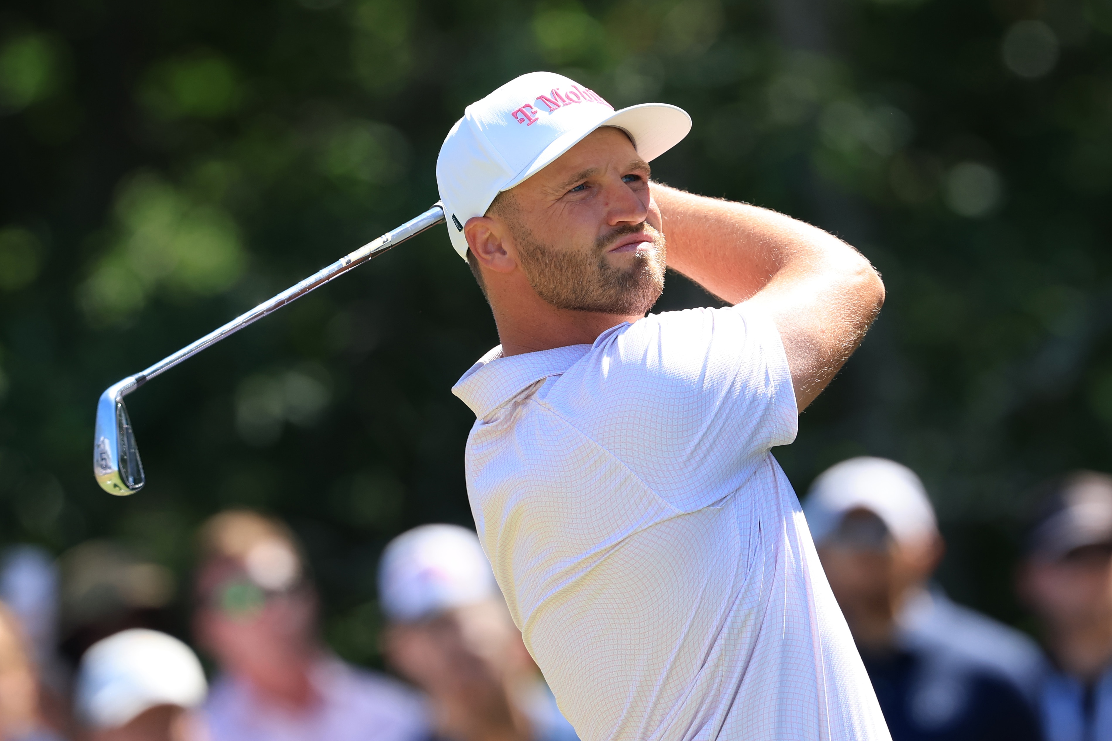 Wyndham Clark tees off during US Open at Shinnecock Hills.