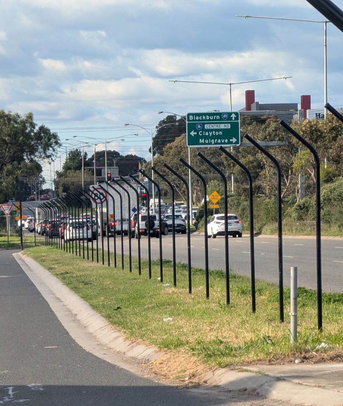 Fence constructed in bid to stop illegal dumping in Melbourne's south-east