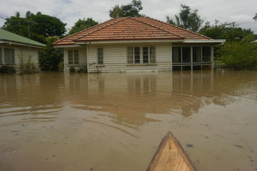 Flood damage at Fairfield, from on board a canoe