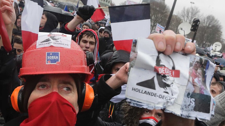 Anti-Hollande protesters rally in Paris