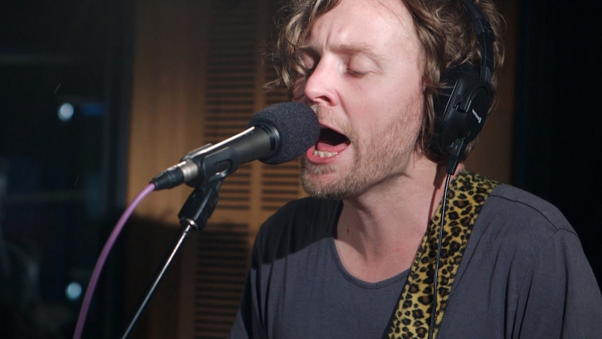 An image of Jebediah performing 'Go' live in the triple j studios