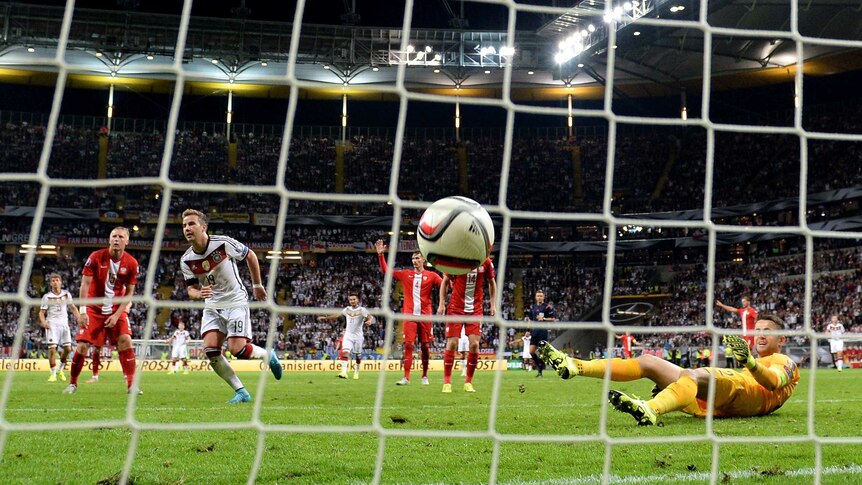 Mario Goetze scores against Poland