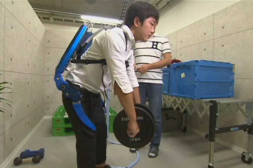 Robot suit helps people lift heavy weights