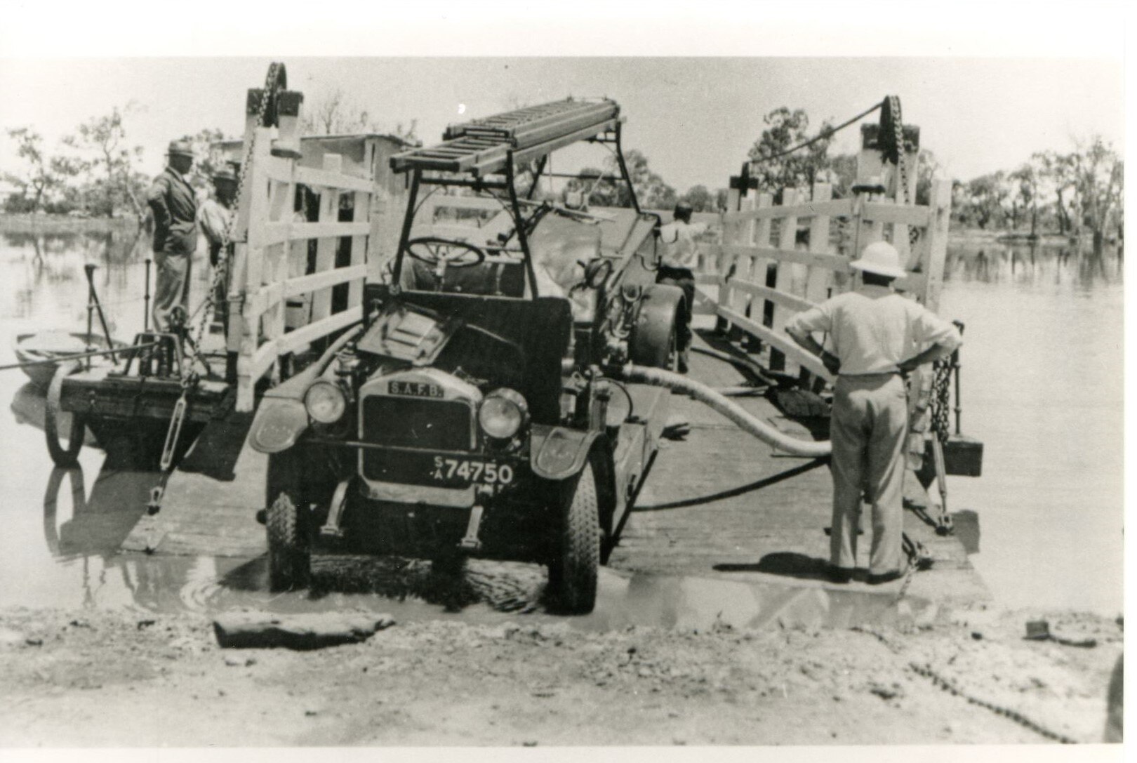 Waikerie's first fire truck returns home after more than 60 years - ABC ...