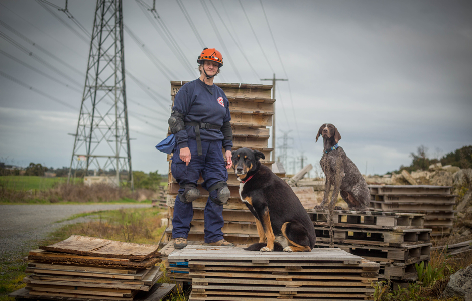 Monica Niewalda and her search and rescue dogs Chloe and Eric