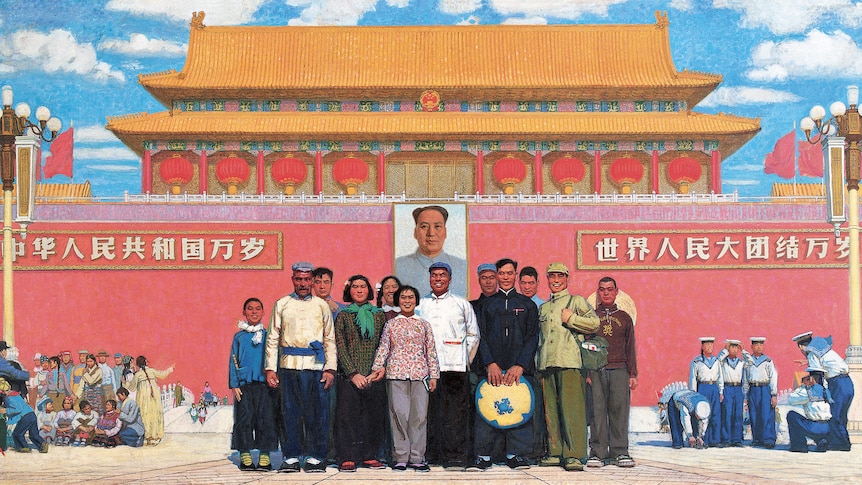 Group photo at Tiananmen by Sun Zixi