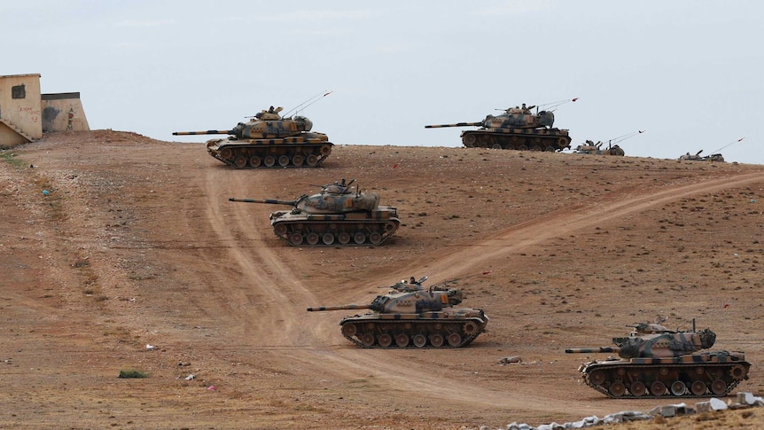 Turkish tanks on the Syrian border.
