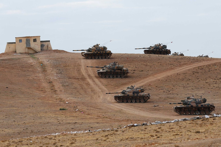 Turkish tanks on the Syrian border.