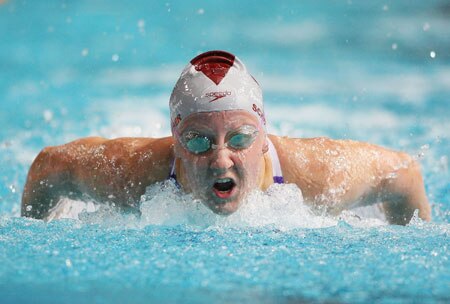 Schipper just short of WR - ABC News