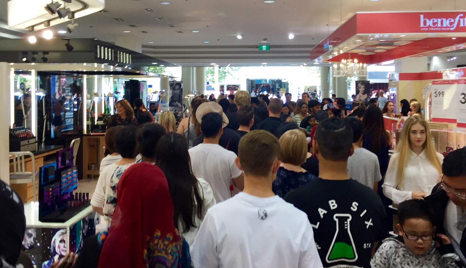 Crowds hit Perth Boxing Day sales as WA retailers tipped to rake in
