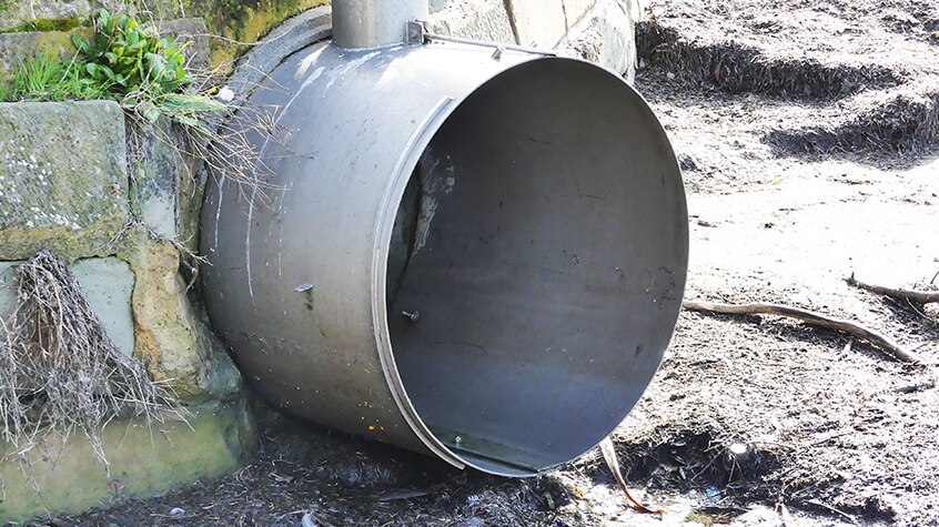 Drain pipe into River Derwent.