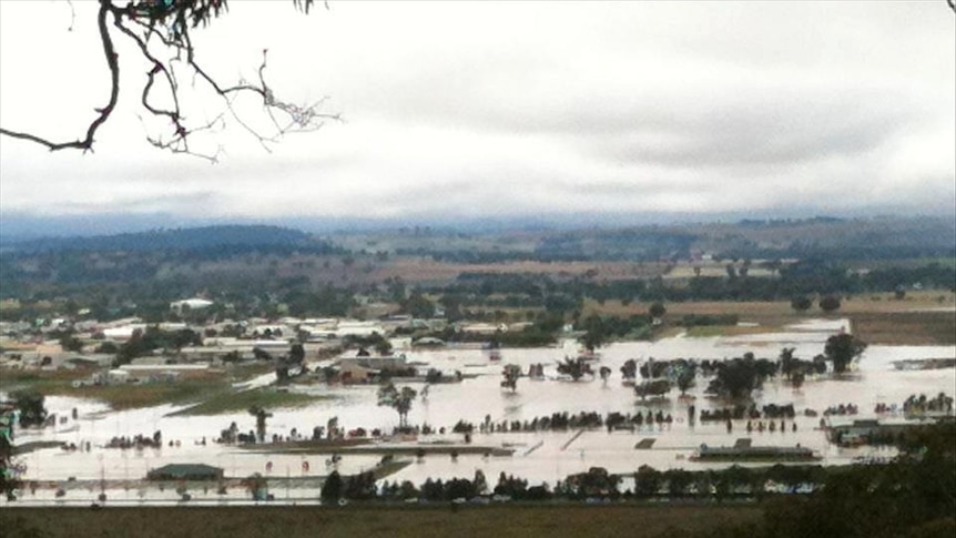 Wagga floodwaters