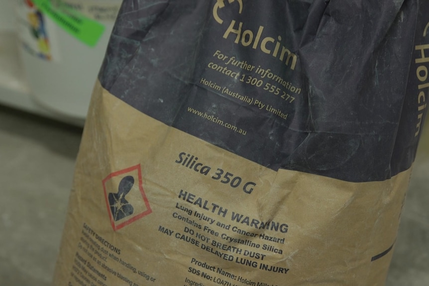 A bag containing silica powder