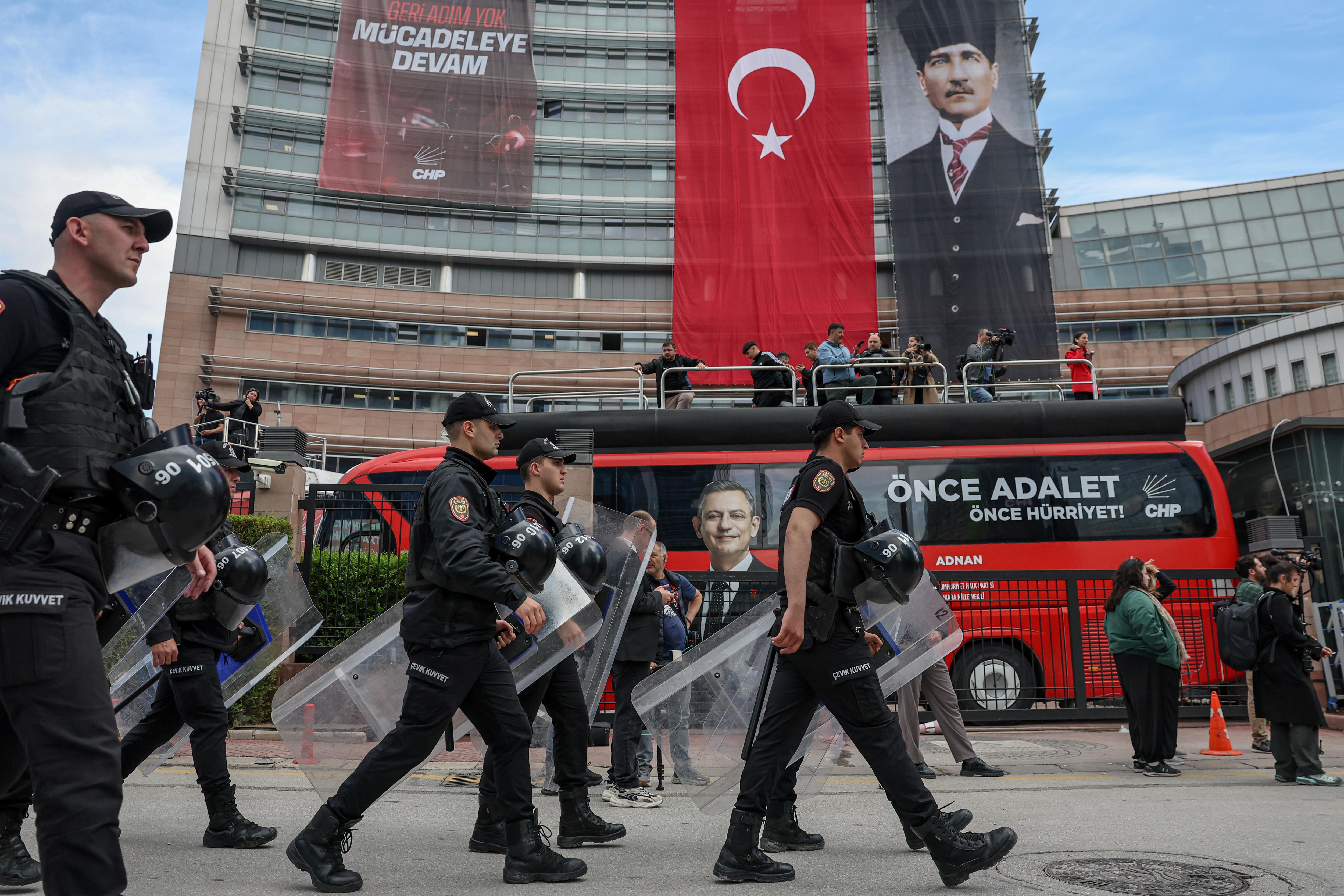 Turkish police raid opposition party HQ, fire tear gas at supporters — WellsTrack