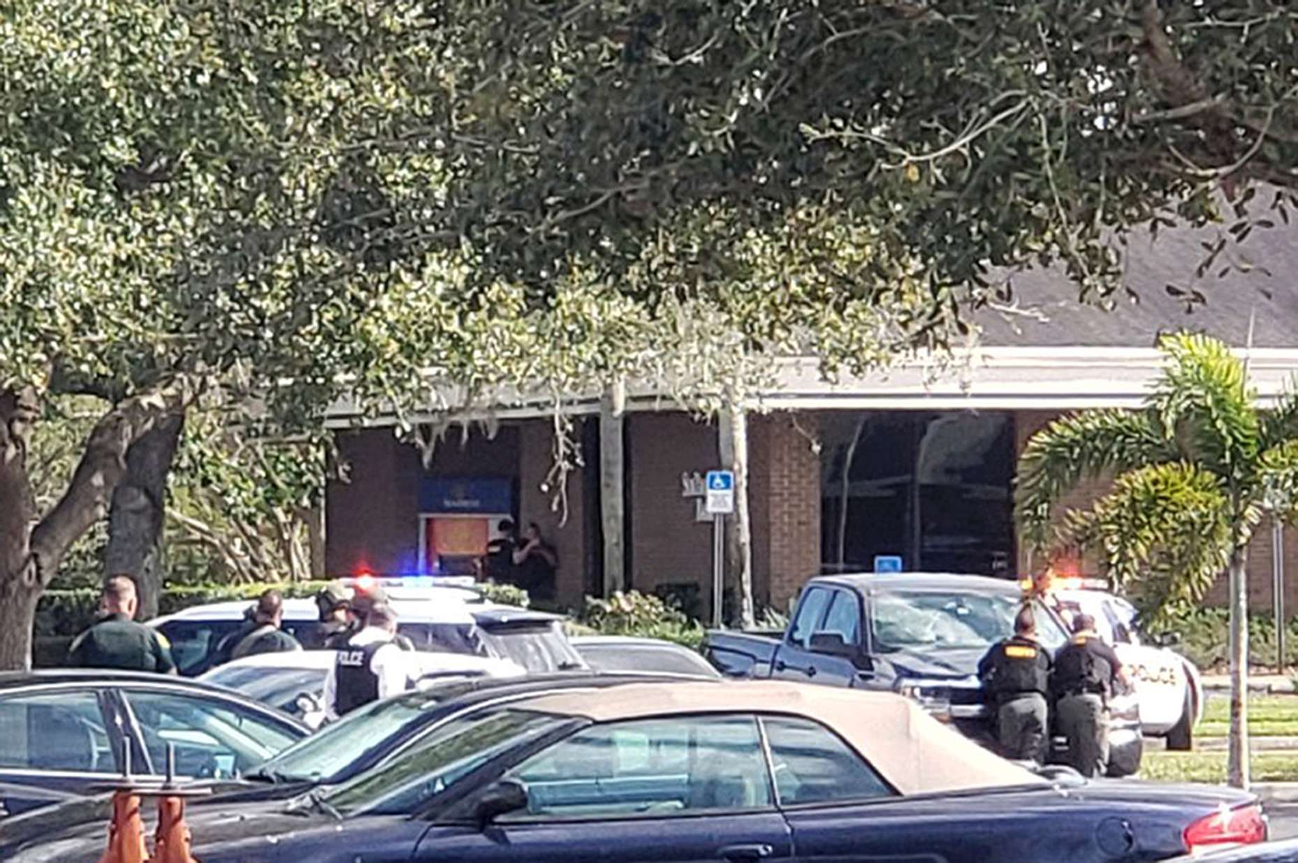 At Least Five Dead In Florida Bank Shooting After Gunman Calls Police ...