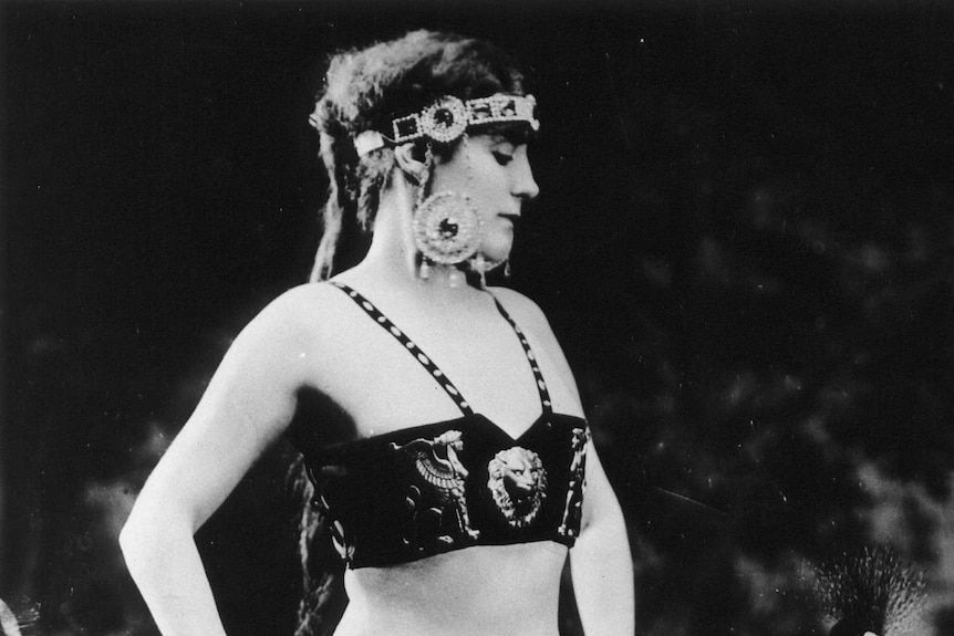 Annette Kellerman on a film set