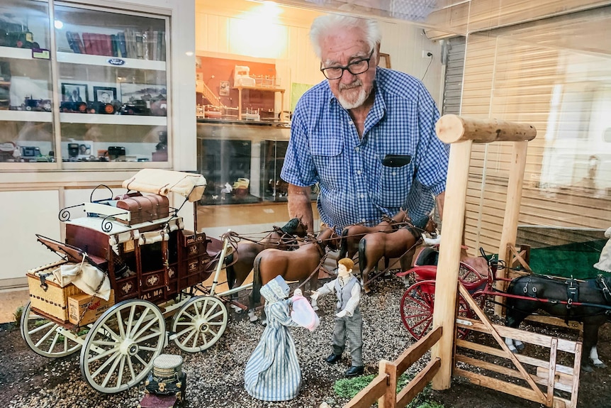 罗伯·普伦蒂斯为他的模型马车制作了实景模型。