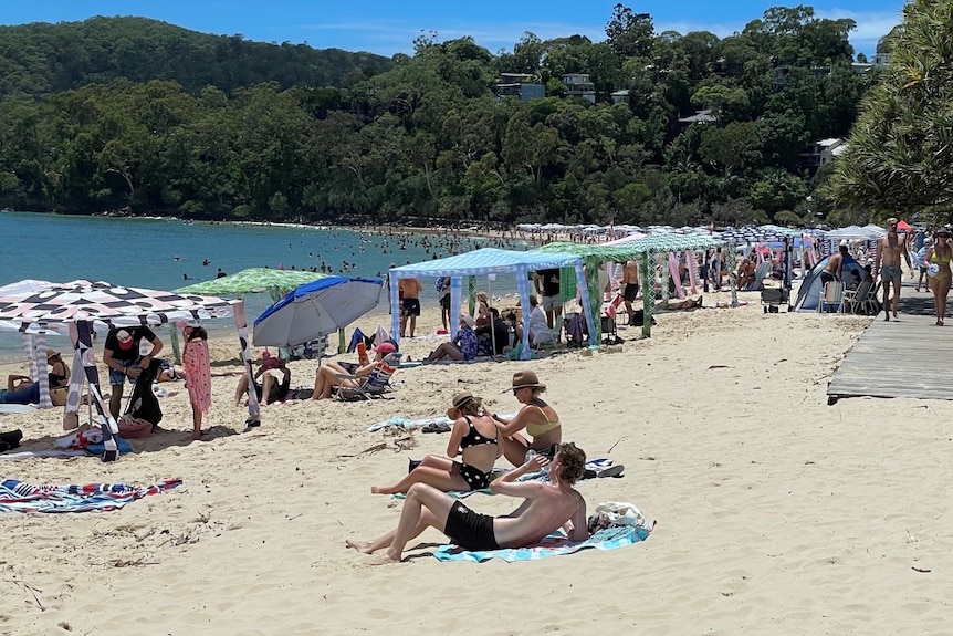 Busy Main Beach at Noosa in January 2022