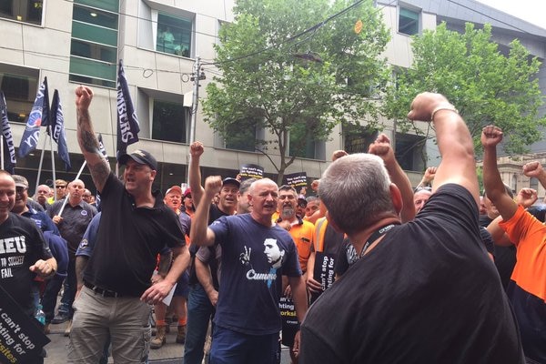 CFMEU members protest outside Melbourne Magistrates Court