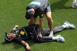 Ponting stretches out troubled hammy
