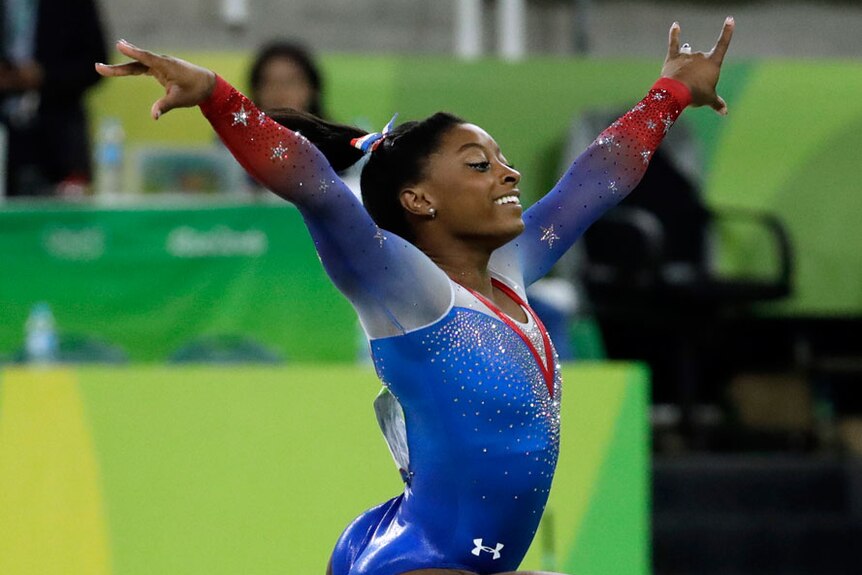 Simone Biles performs on floor at Rio Olympics, Aug 16 2016