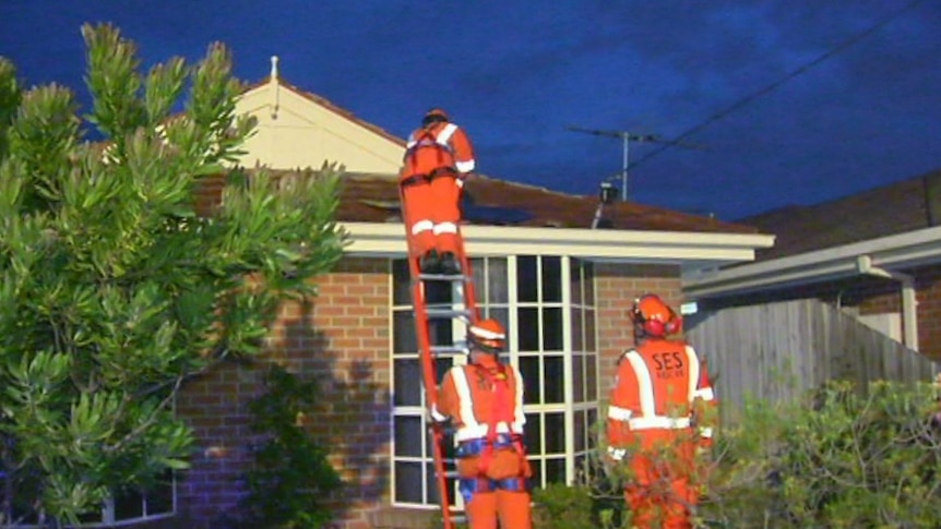 SES volunteers help clean up storm damage in Melbourne