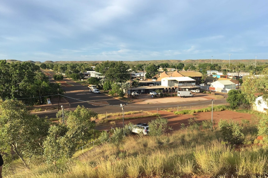 Overlooking over houses and cars in Tennant Creek.