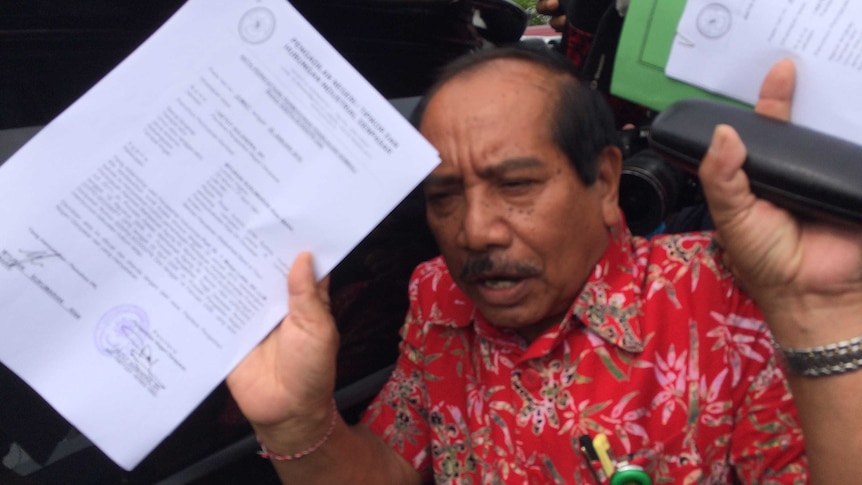 Denpasar court secretary with judicial review application