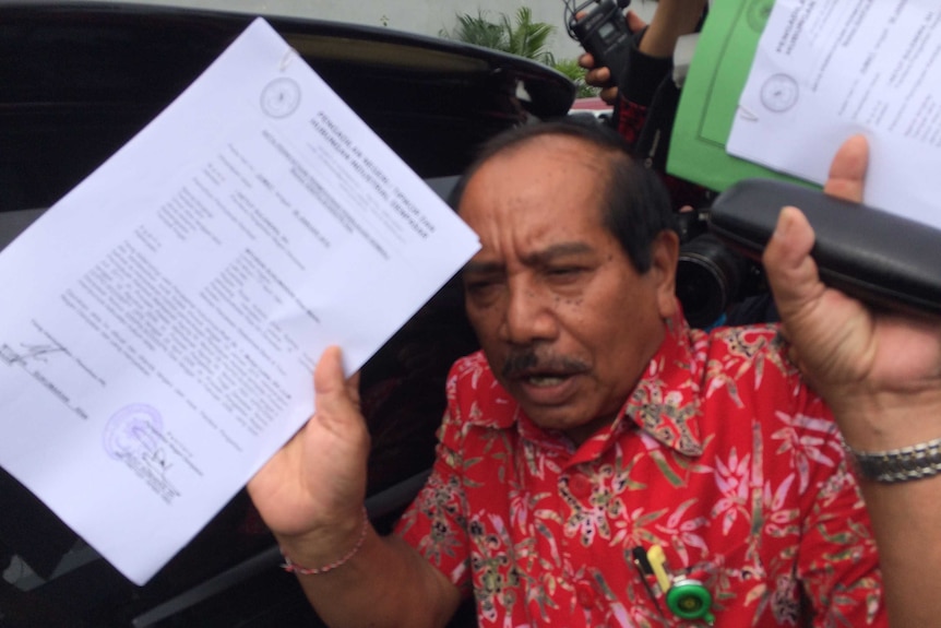 Denpasar court secretary with judicial review application