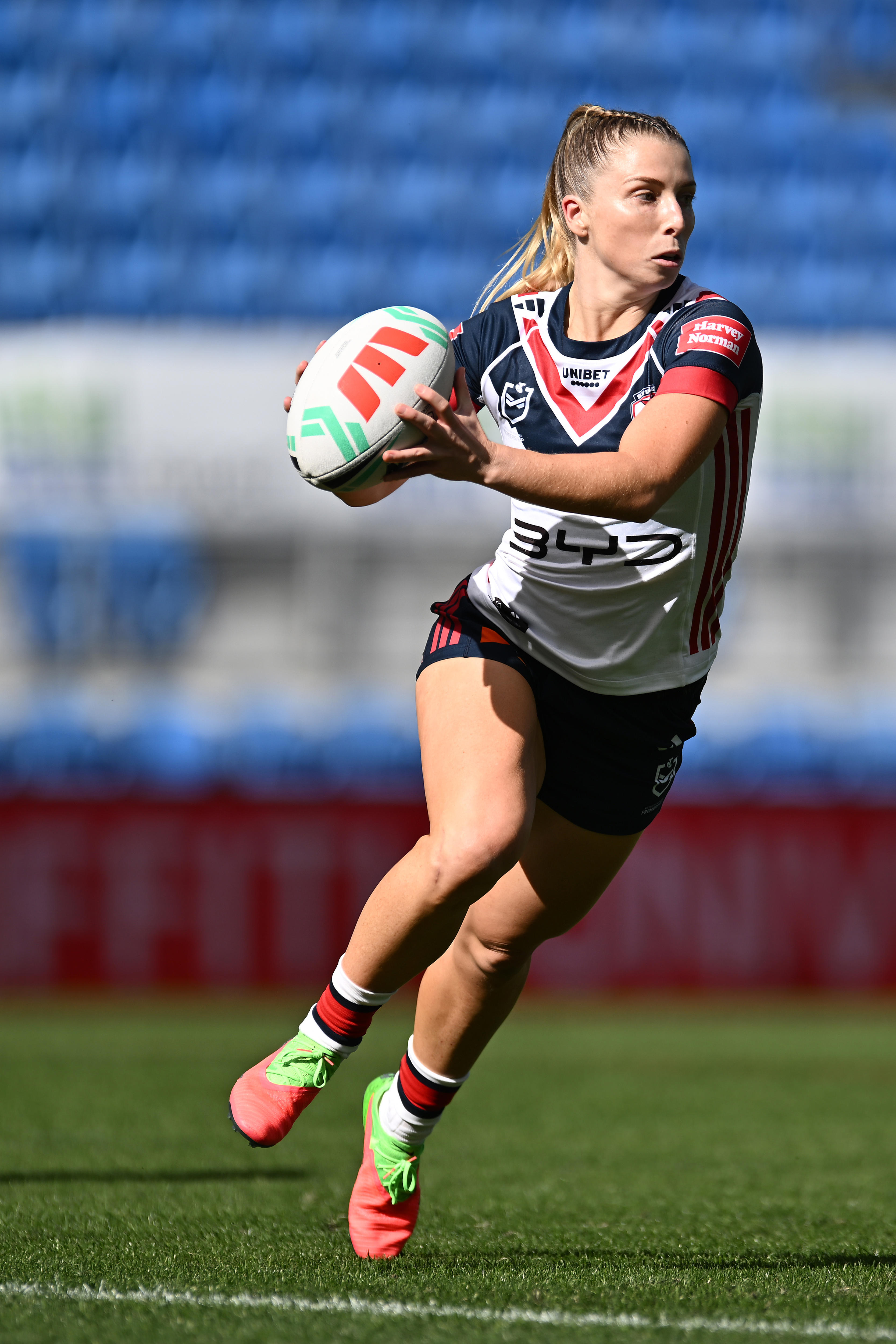 Live: Roosters get straight back to dominant NRLW in superstar's return