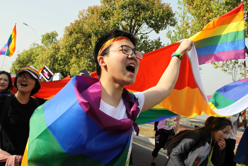 2018年，江苏一次有2万人参加的致力于提高性少数群体认同的彩虹马拉松活动。