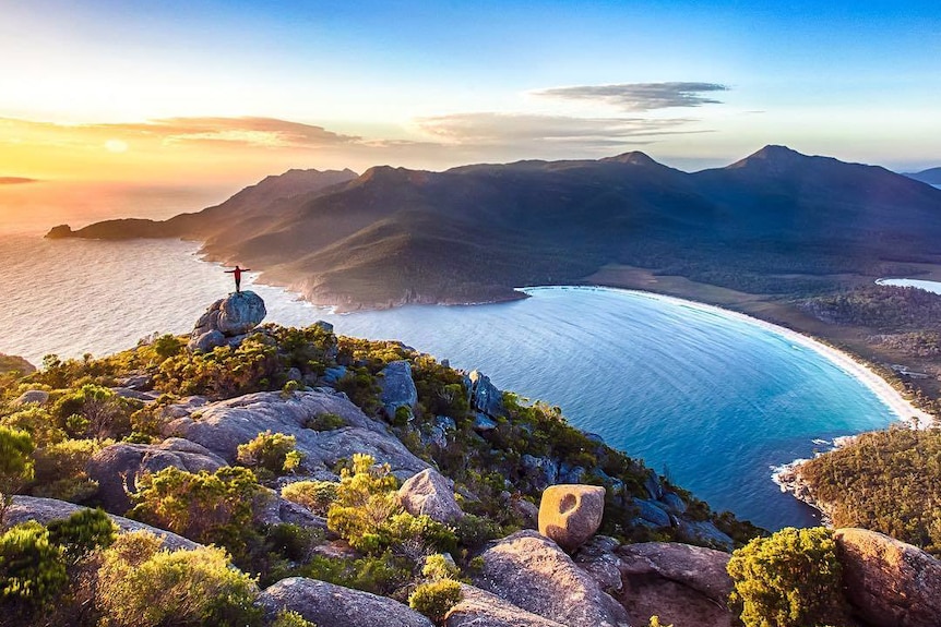 View over Wineglass Bay, Freycinet Peninsula in Tasmania.